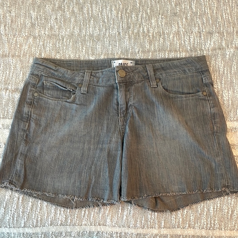 Paige denim shorts sz 26